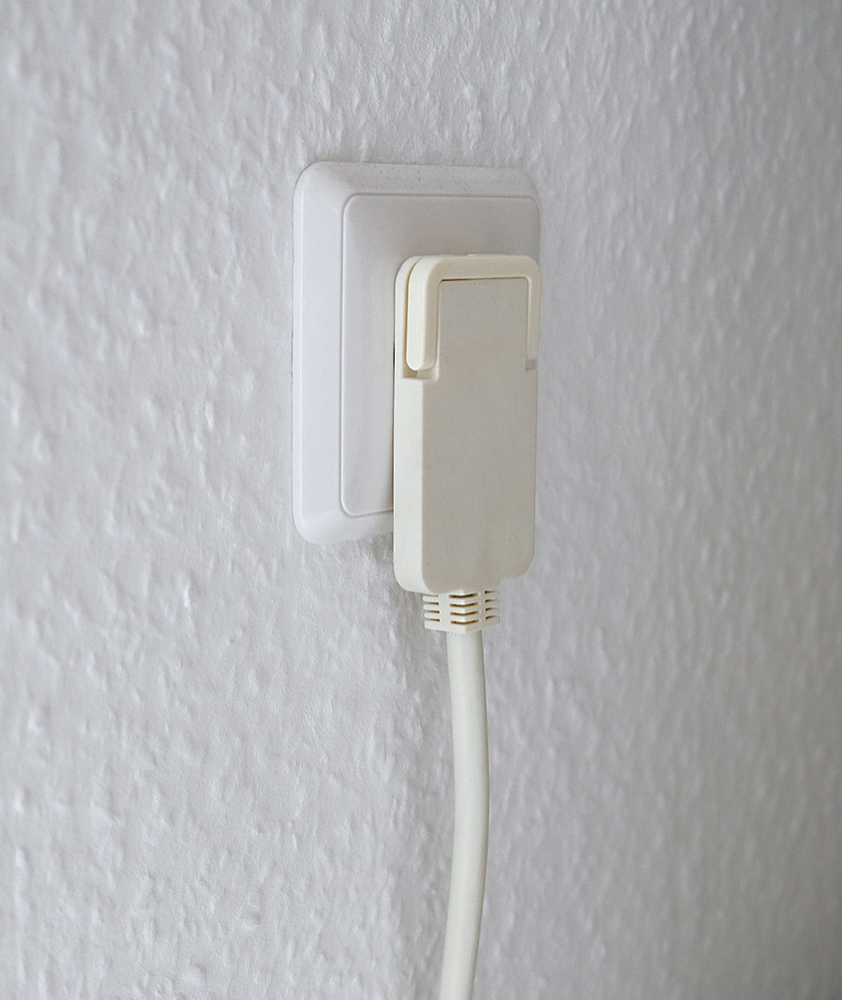 BRENNENSTUHL Steckdosenleiste Comfort Line 6-f. schw. 2m H05VV-F3G1.5 mit Flachstecker