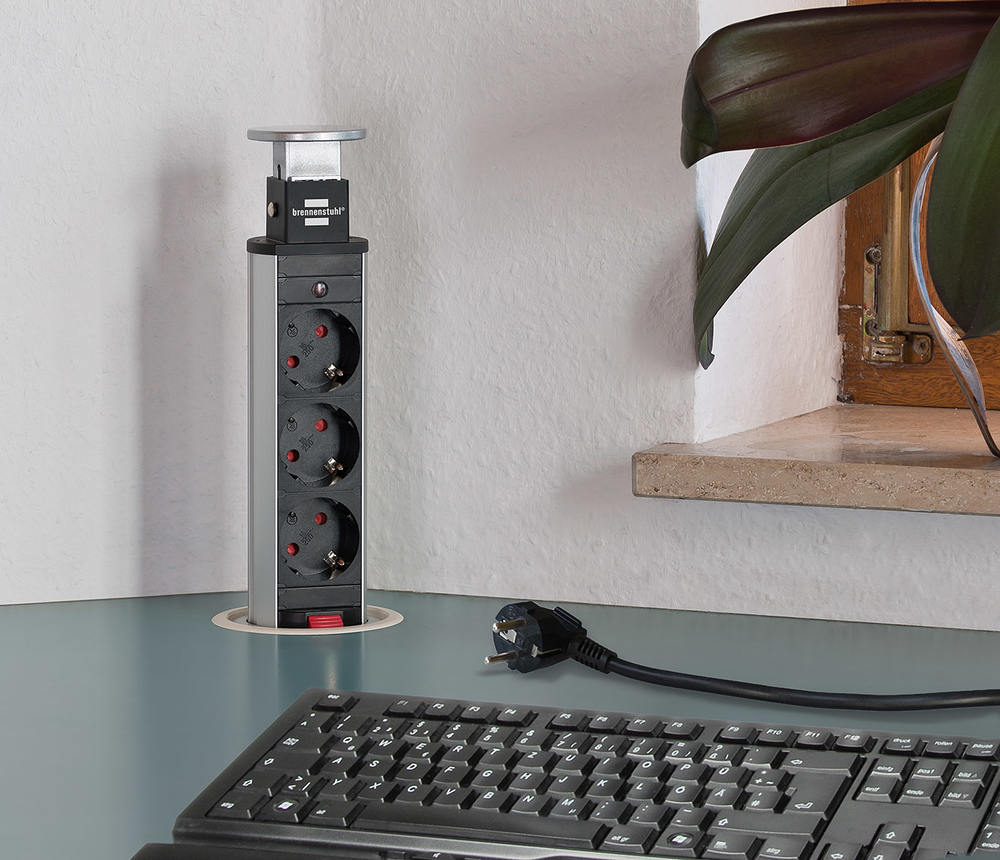 BRENNENSTUHL Tischsteckdosenleiste 3-fach 2m 2xUSB H05VV-F3G1.5